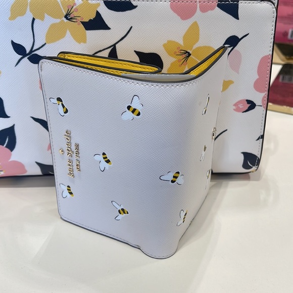 Kate Spade Staci Bee Medium Compact Bifold Wallet Bees Printed Parchment - Picture 15 of 16